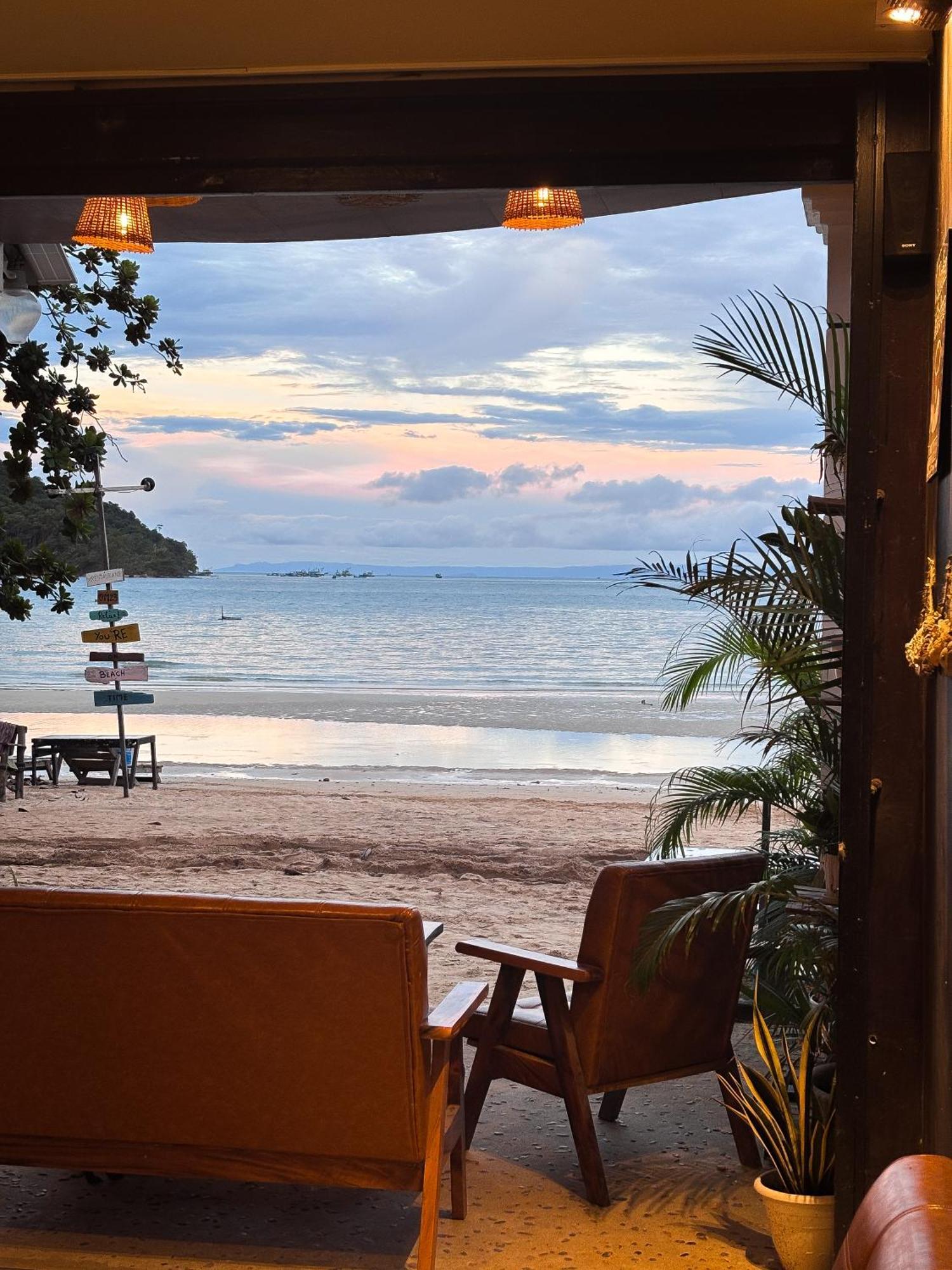 Coral Hotel Koh Rong Sanloem Buitenkant foto